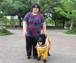 北岡かおるさんと盲導犬イザラ 北岡かおるさんと盲導犬イザラ